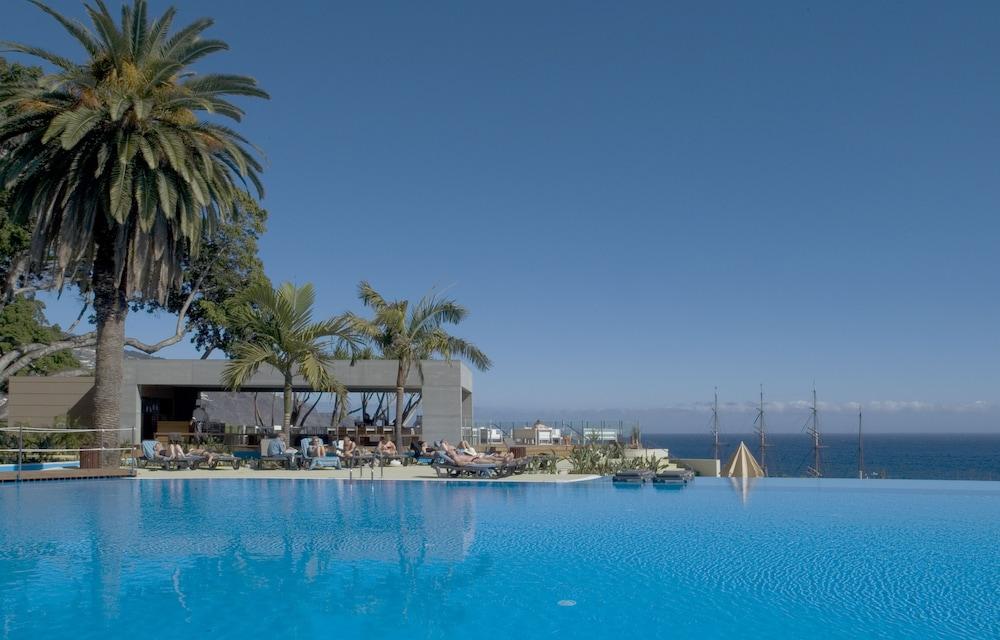 페스타나 카지노 파크 호텔 앤드 카지노 푼샬 외부 사진 The pool at the hotel