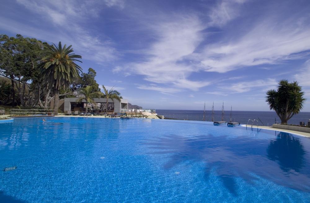 페스타나 카지노 파크 호텔 앤드 카지노 푼샬 외부 사진 Infinity pool at the Hotel