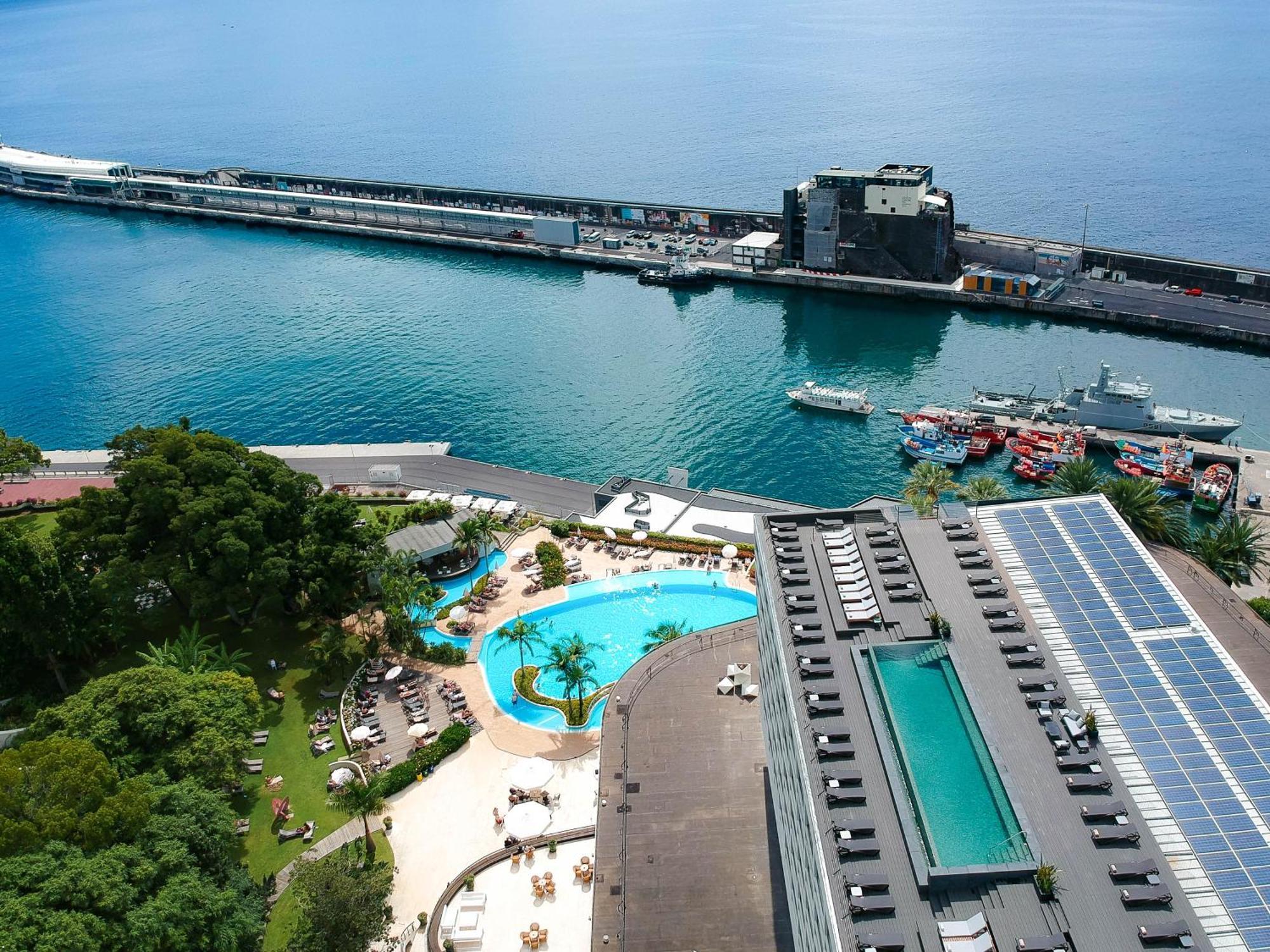 페스타나 카지노 파크 호텔 앤드 카지노 푼샬 외부 사진 Aerial view of the hotel