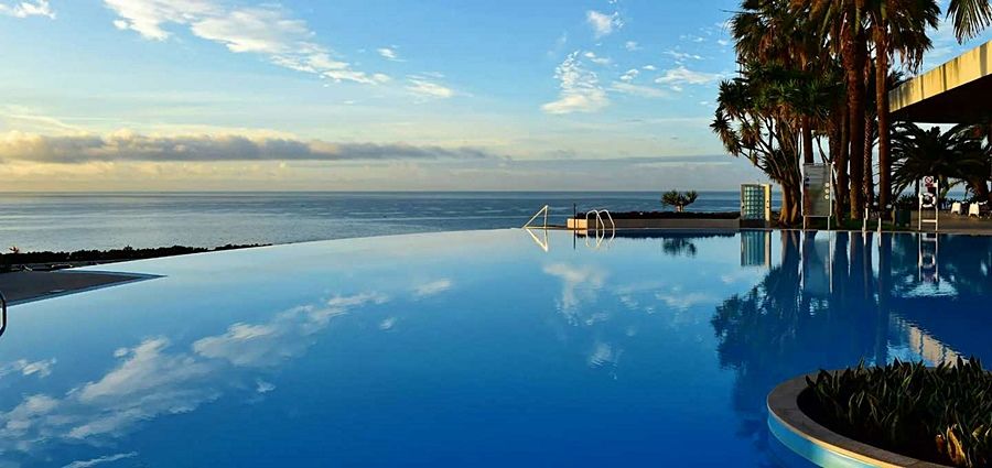 페스타나 카지노 파크 호텔 앤드 카지노 푼샬 외부 사진 Infinity pool at the Cape Sun Resort